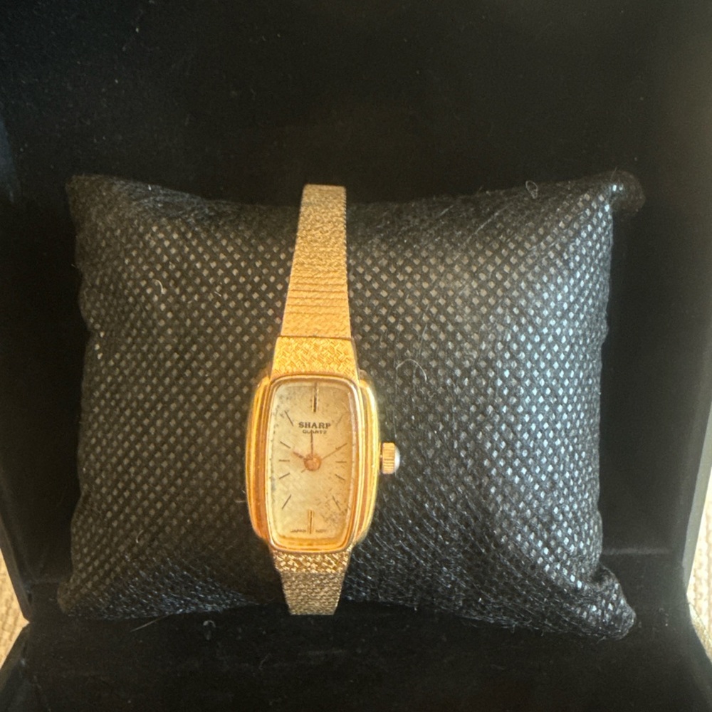 Vintage Sharp Quartz Women’s Watch